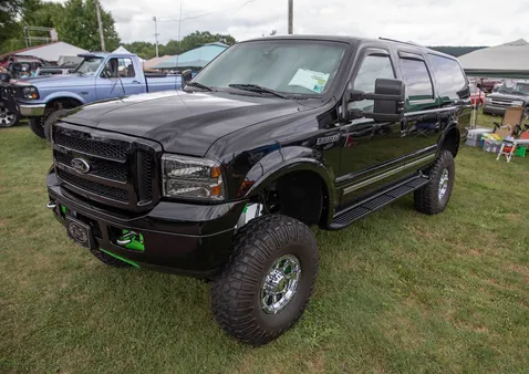 Best Upgrades for Your Ford Excursion: Suspension and Handling